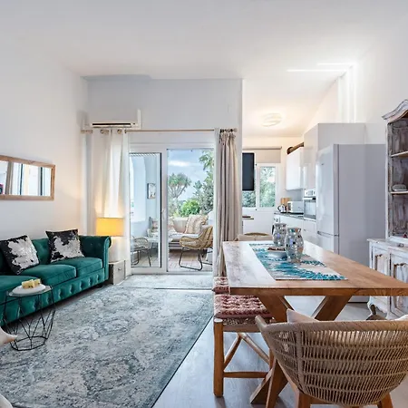 Apartment Beautiful Frontline Marbella