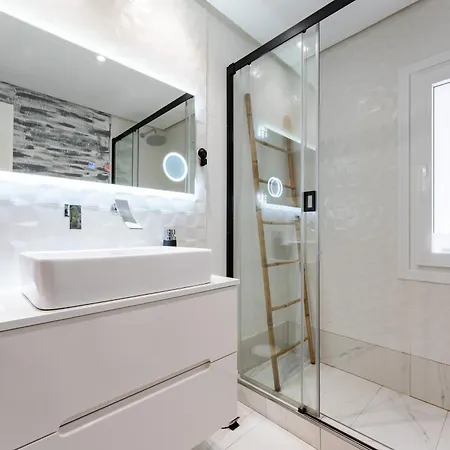 Beautiful Frontline Apartment *